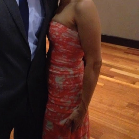 BCBG MAXAZARIA FITTED CORAL GOWN - Picture 7 of 7